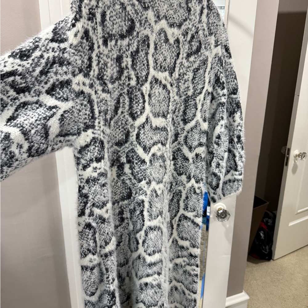 Anthropologie NWOT Chic Black and White Long Cardigan O/S - Picture 10 of 14